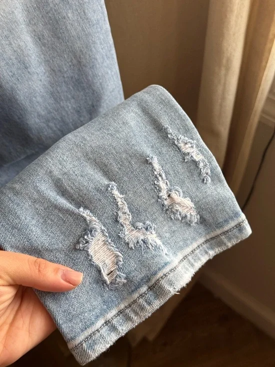 NWOT Altar’D State Light Wash Women's Distressed Straight Jeans | 27 - Picture 6 of 7